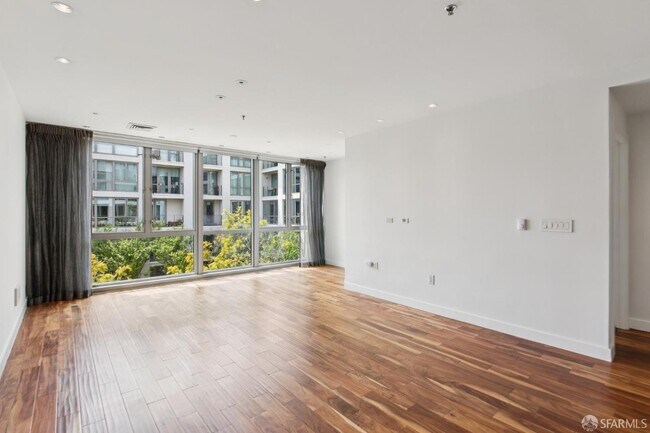 Photo - 255 Berry St