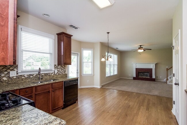 Photo - 2400 Chandler Grove Dr