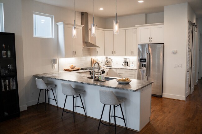 Photo - 424 36th Ave N