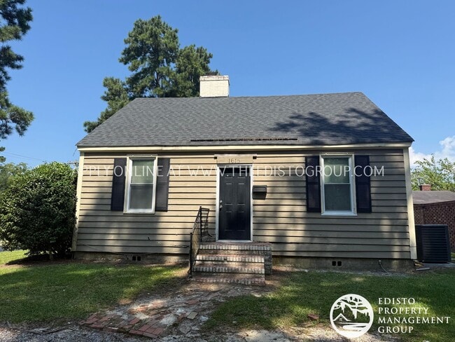Photo - Newly Renovated Charming 3-Bedroom Home in...