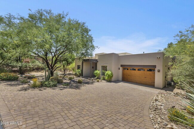 3105 E Arroyo Hondo Rd