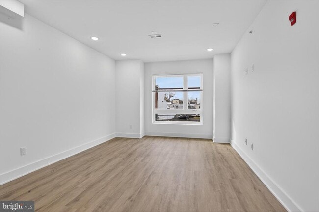 Photo - 2331 E York St Unit 3