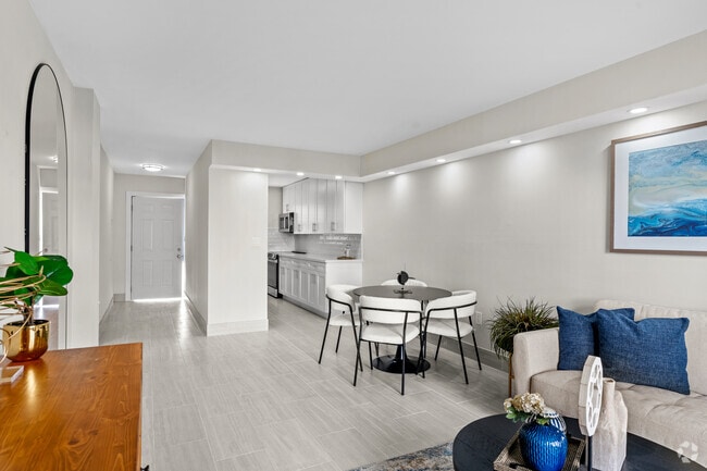 2BR, 2BA - 1,000SF - Living Area