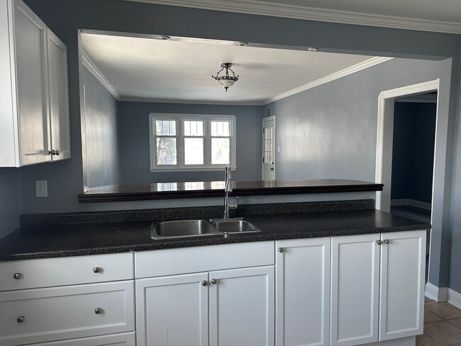 Photo - SPOTLESS 2+1 BEDROOM HOME FOR RENT IN PETERBOROUGH