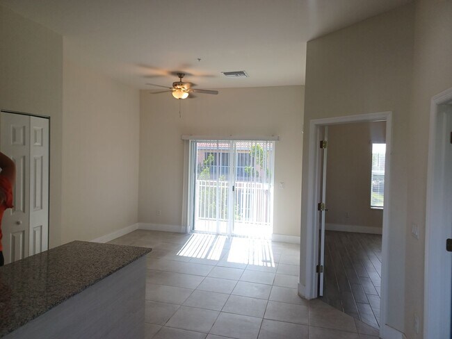 Photo - 3313 SW 8th Pl Unit 3313 SW 8th Pl - 201