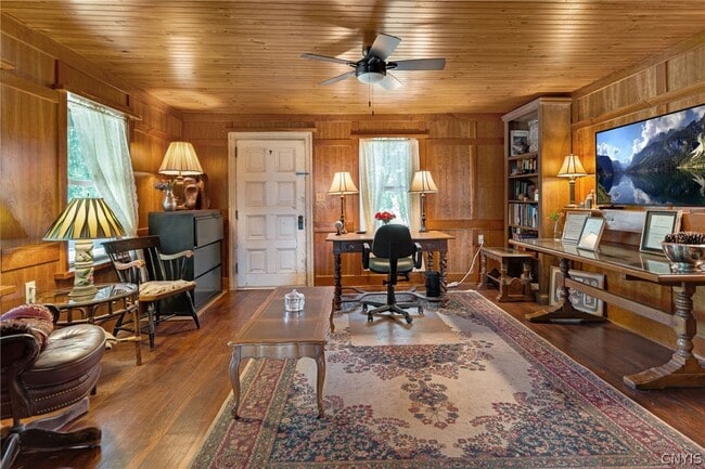 Photo - 1818 Benson Rd
