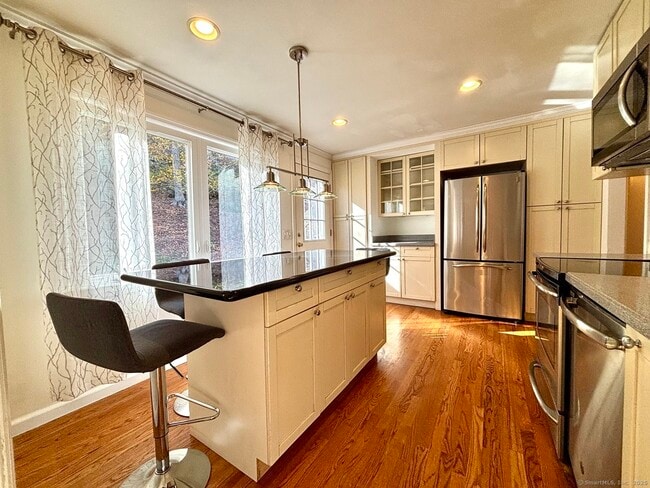 Photo - 43 Kent Hills Ln