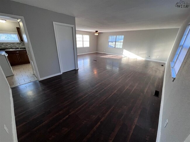 Photo - 4211 Thomas Ave