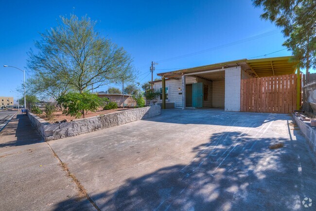Building Photo - Status: Accepting Applications Rental