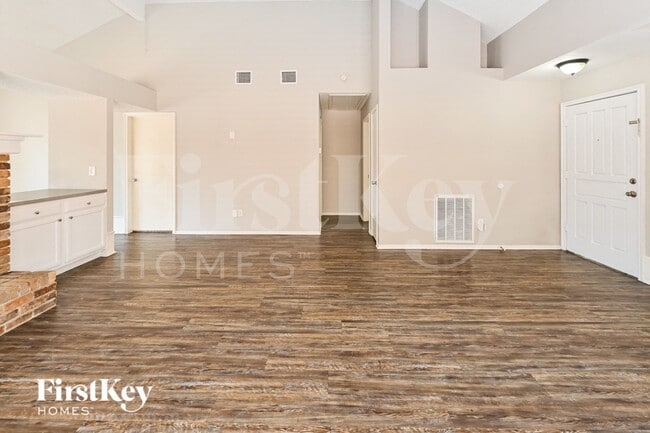 Photo - 11811 Meadowchase Dr