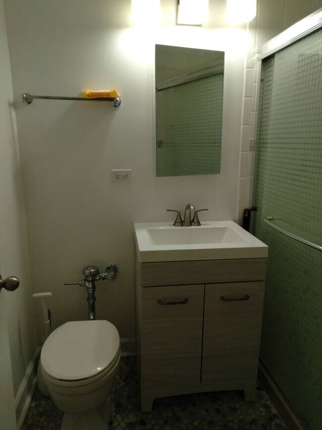 Photo - 907 Austin St Unit 2