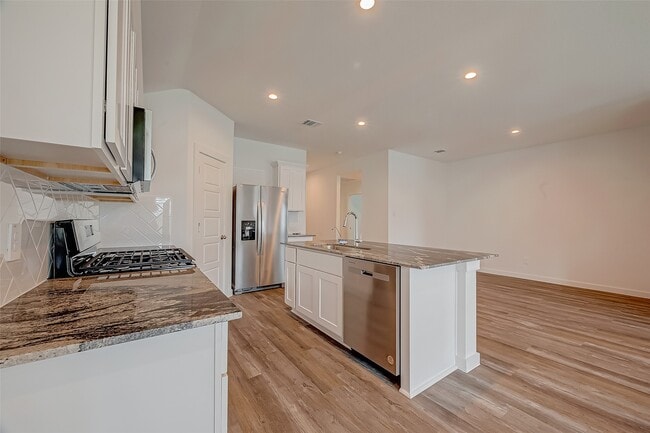 Building Photo - 1018 Fringed Bluestar Dr