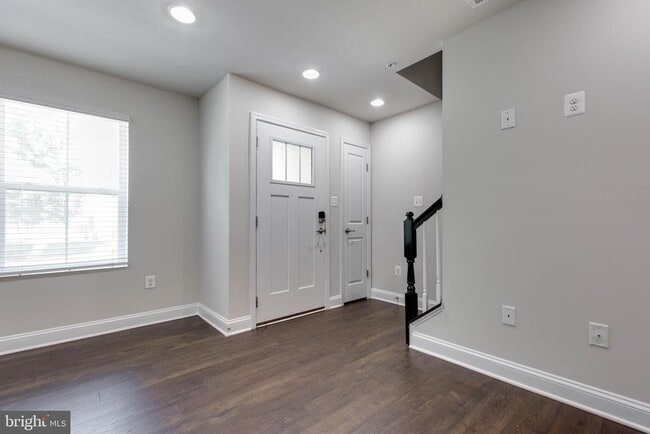 Photo - 7110 Druce Way