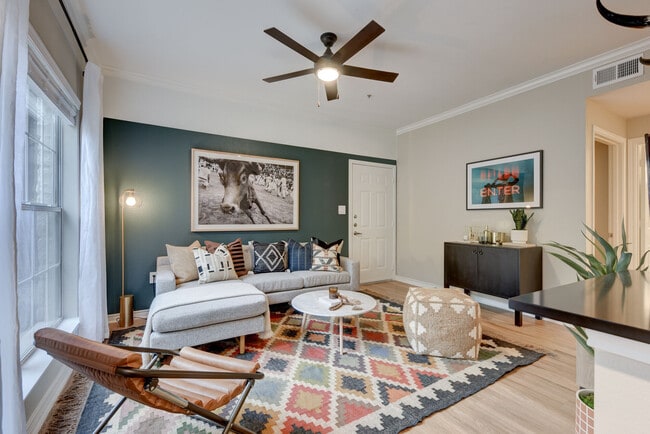 Photo - Laurel Canyon Apartments