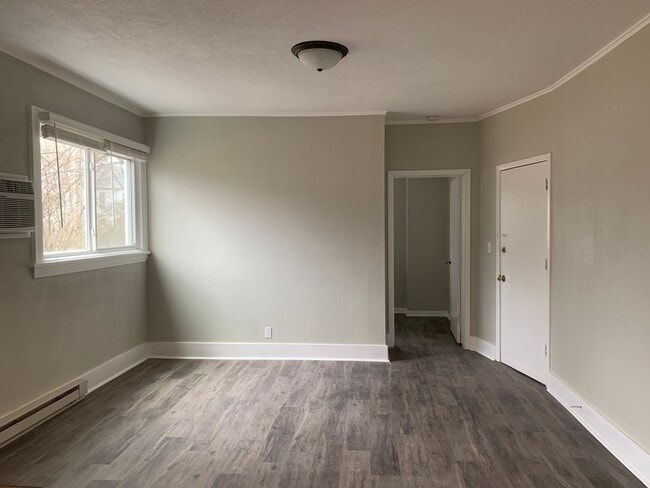 Photo - 107 W Oregon St Unit 1