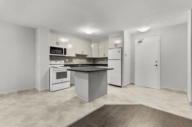 Photo - 473 Linwell Rd