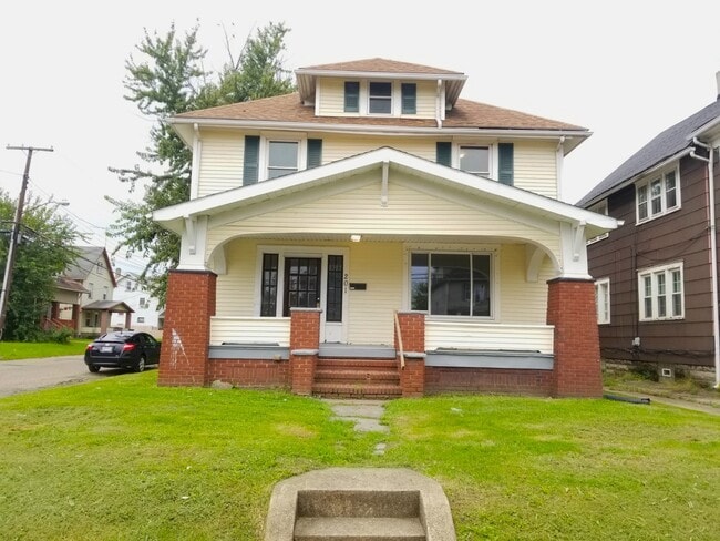 Building Photo - 201 Broad Ave NW