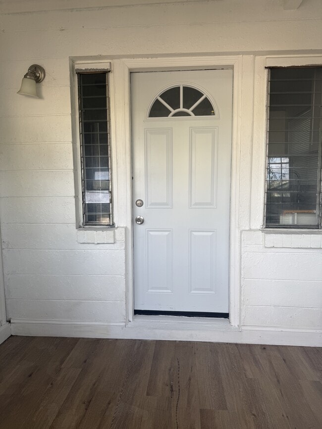 Photo - 1154 W 22nd St