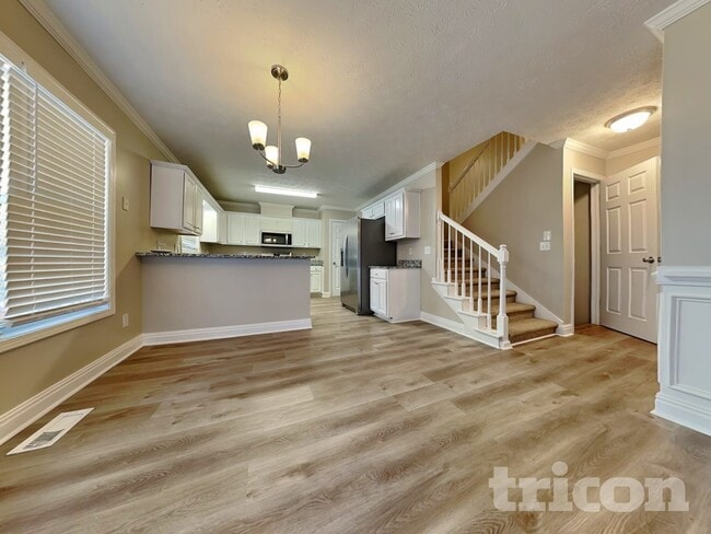 Photo - 265 Wisteria Way