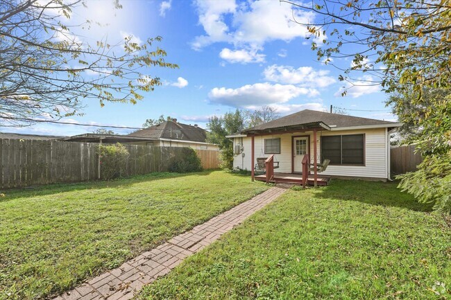 Building Photo - Adorable Two Bedroom in Pearland! Rental