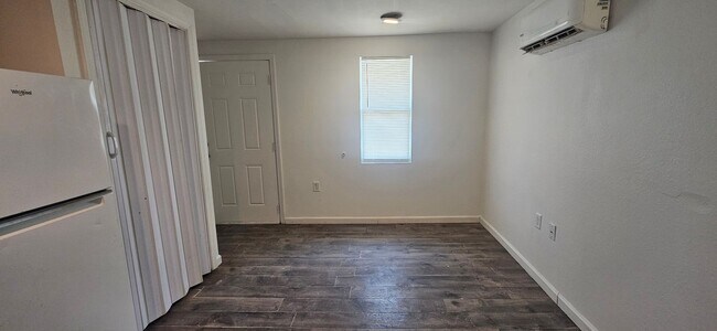 Photo - 17 North St Unidad 13