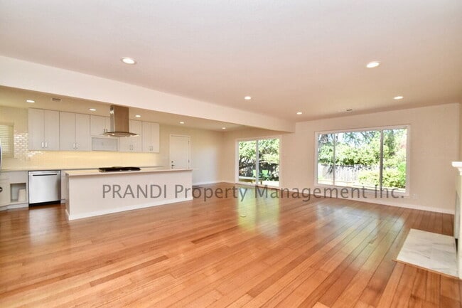 Photo - 627 Tanbark Terrace