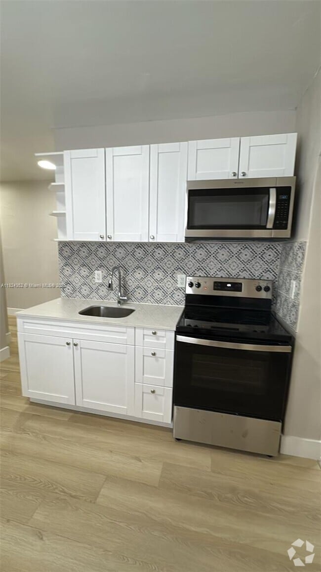 Building Photo - 2960 W Flagler St Unit 111 Rental