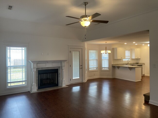 Photo - 4 bed, 3 bath, under $1900  Wow.