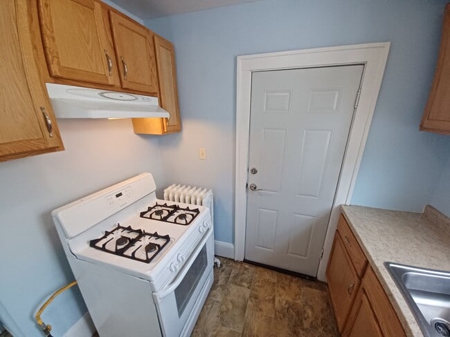 787-789 Aurora Ave
