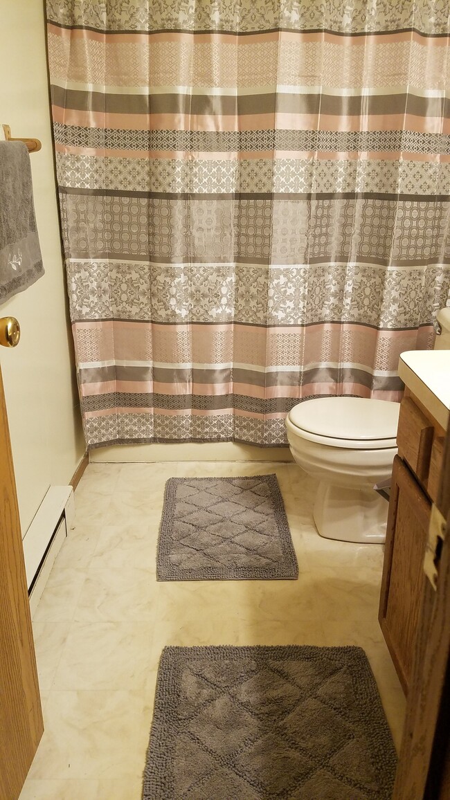 Building Photo - 6322 Ohio St Unit 0