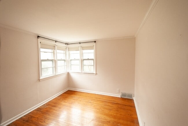 Photo - 512 Nottingham Rd