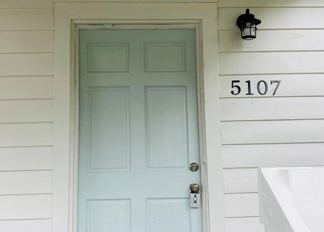 Photo - 5107 Byron Ave