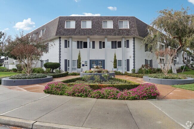 Building Photo - Brookvale Chateau Rental