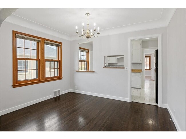 dining room - 5421 Chicago Ave