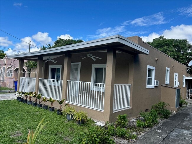 Photo - 261 NW 49th St Unit C