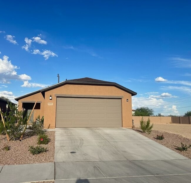 Building Photo - Charming 3-Bed/2-Bath House (Rita Ranch Co...