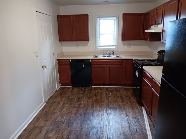 Photo - For Rent: 4-bedroom 2-bathroom single family home! Available NOW!