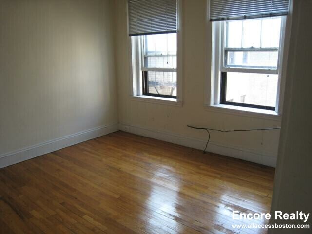 Photo - 317 Allston St Unidad 15