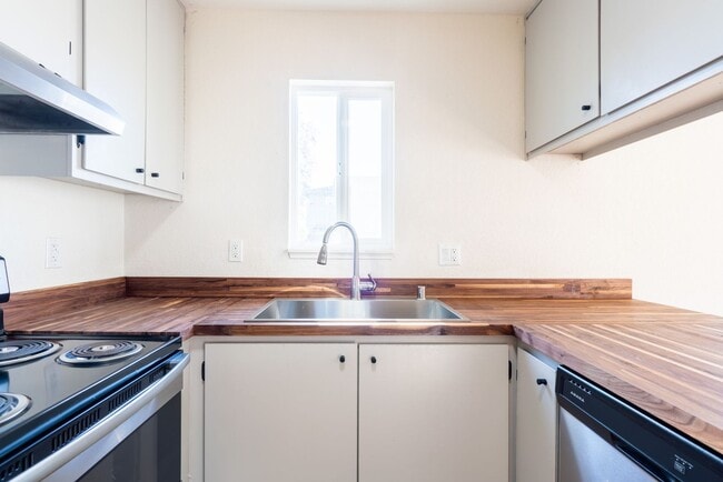 2647 Alamo Dr Unit 01