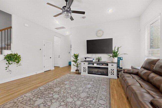 Photo - 108 Red Camella Dr