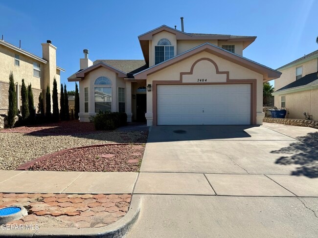 Building Photo - 7404 Luz De Lumbre Ave