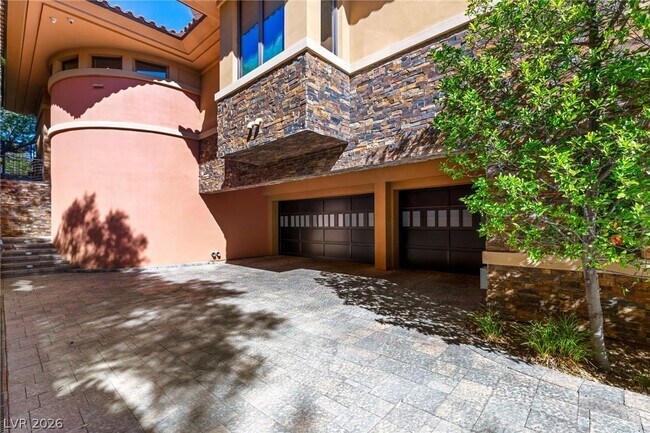 Photo - 2 Castle Oaks Ct