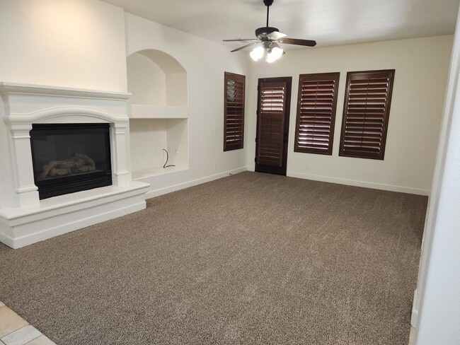 Photo - 8420 Lake Shore Dr