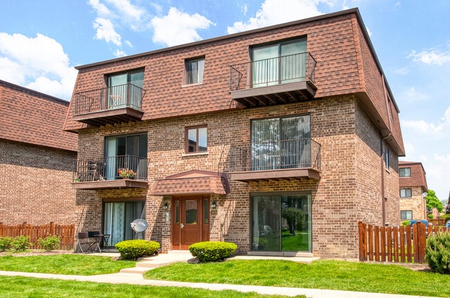 Building Photo - 9620 Bianco Terrace Unit B