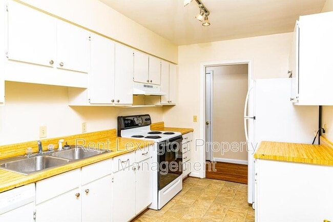 Photo - 657 Montclair Dr