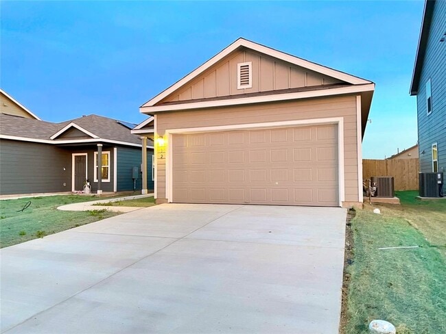 Photo - 332 Amber Gln