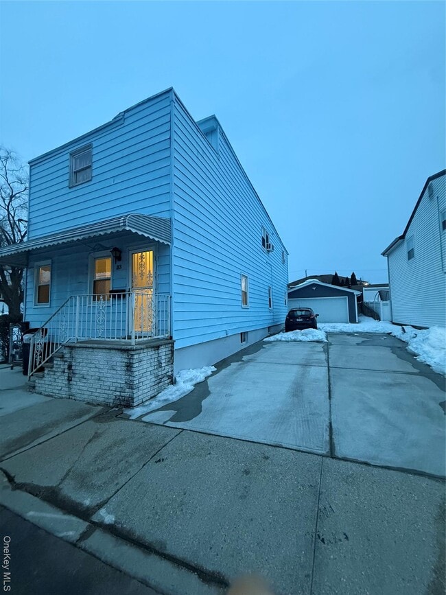 Building Photo - 33 Kingston Ave