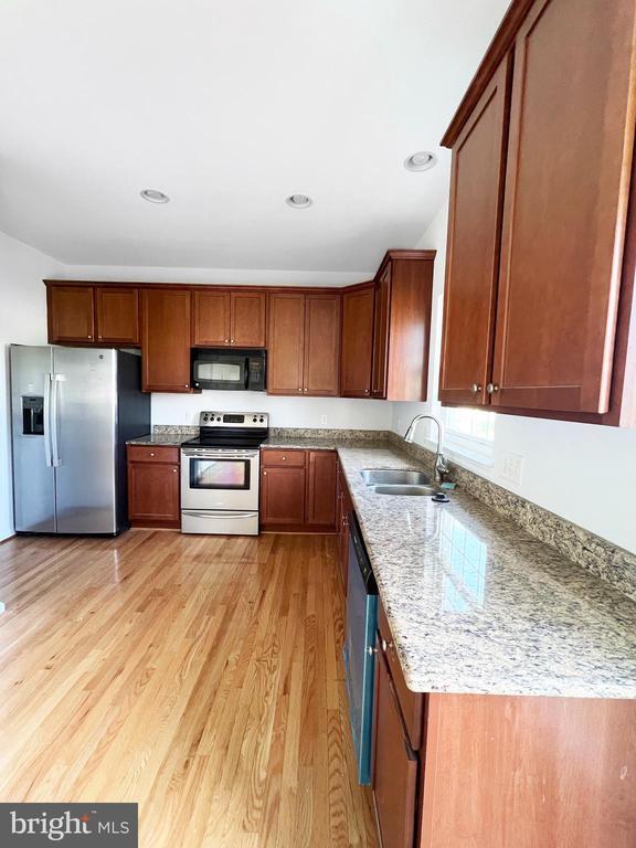 Photo - 8283 Makensie Way