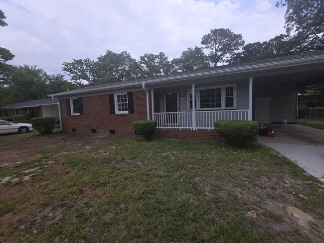 Photo - 1637 Flintshire Rd House