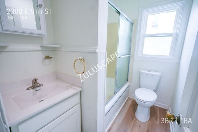 Photo - 2308 E 5th St